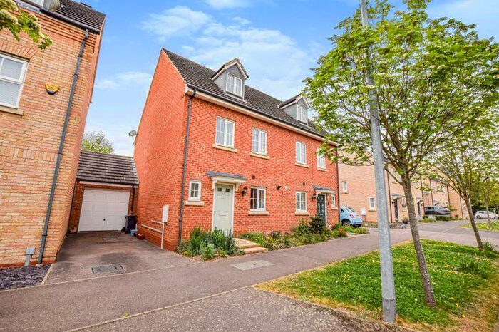 3 Bedroom Semi-Detached House To Rent In Appledore Road, Bedford, MK40