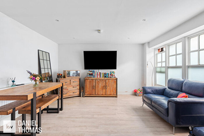 1 Bedroom Apartment For Sale In King Harold Court, Waltham Abbey, EN9
