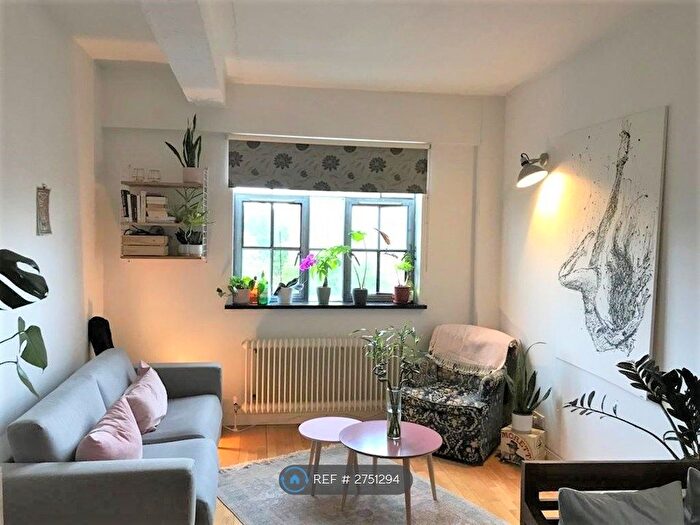 1 Bedroom Flat To Rent In Shepperton Road, London, N1