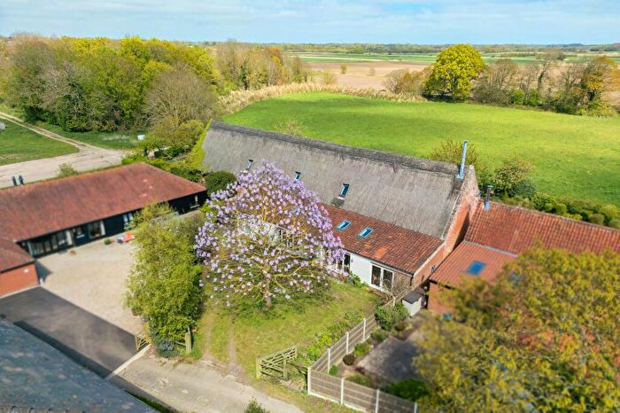 6 Bedroom Detached House For Sale In Private Road, Stokesby, NR29