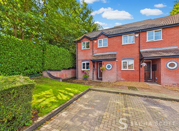 3 Bedroom End Of Terrace House For Sale In Upper Dunnymans, Banstead, SM7