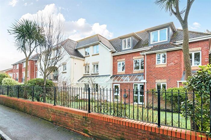 1 Bedroom Retirement Property For Sale In Daniels Lodge, Highcliffe, Christchurch, Dorset, BH23