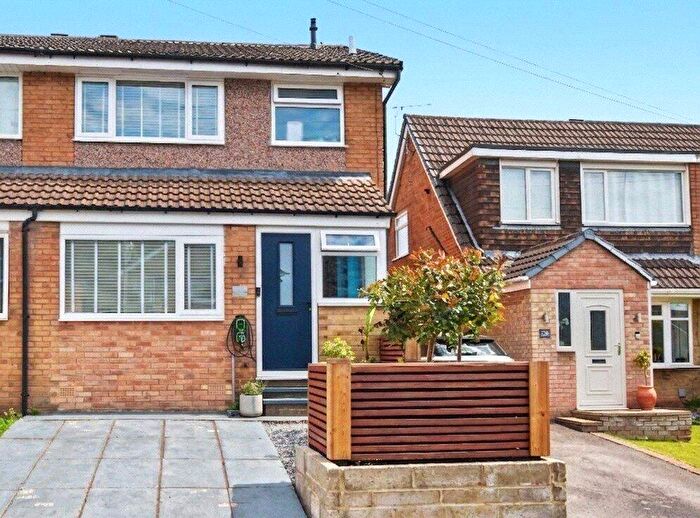 3 Bedroom Semi Detached House For Sale In Woodlea Approach, Yeadon, Leeds, West Yorkshire, LS19