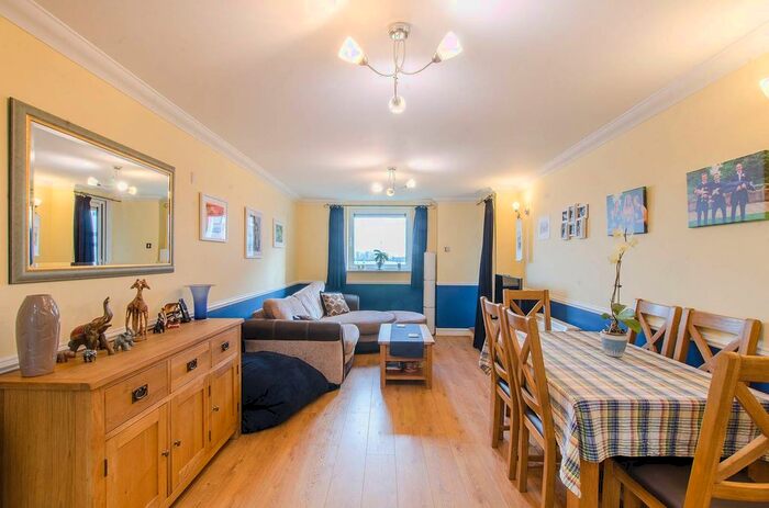 2 Bedroom Flat To Rent In Glaisher Street, Greenwich, London, SE8