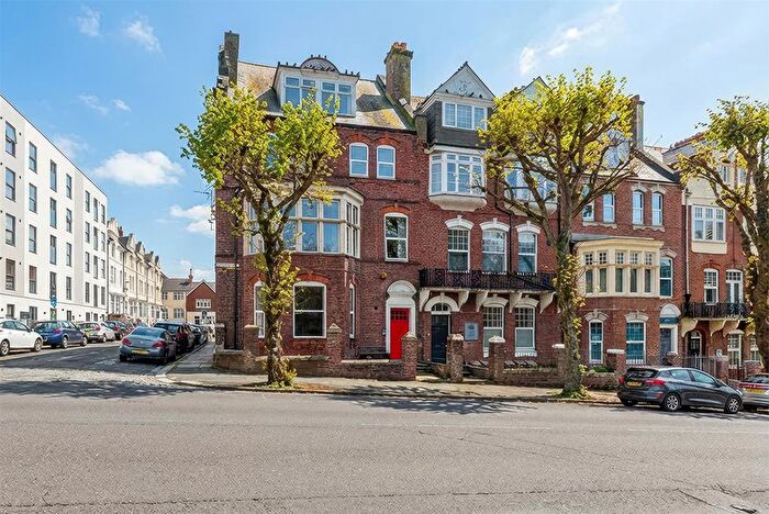 1 Bedroom Flat For Sale In North Hill, Plymouth, PL4