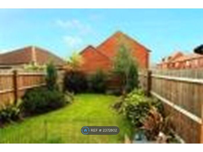 4 Bedroom Semi-Detached House To Rent In Warwick Avenue, Broughton, Milton Keynes, MK10