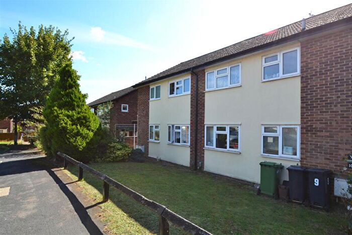 1 Bedroom Maisonette To Rent In Saffron Close, Hoddesdon, Herts, EN11