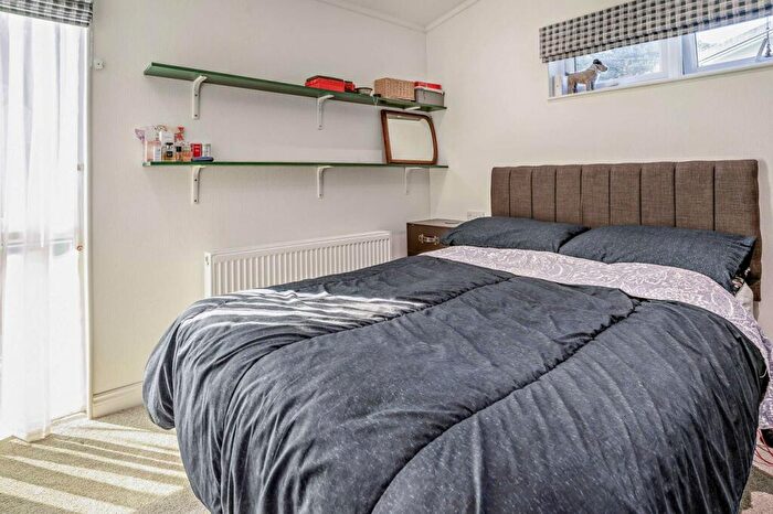 1 Bedroom Park Home For Sale In Mill Gardens, Blackpill, Swansea, SA3