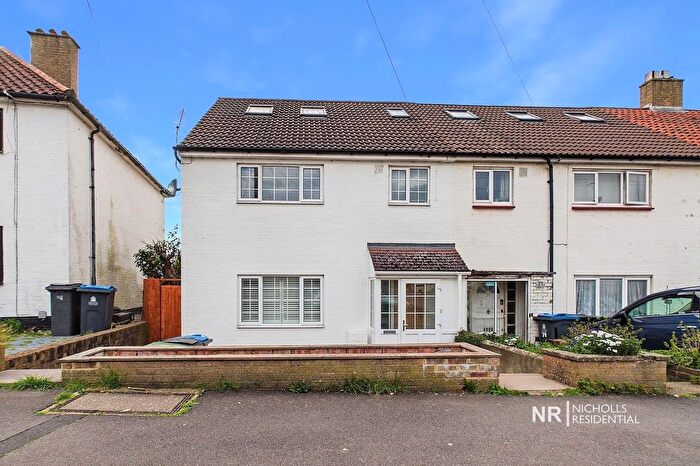 4 Bedroom End Terrace House For Sale In Stormont Way, Chessington, Surrey., KT9