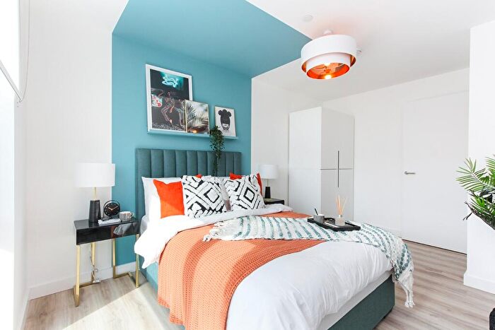 2 Bedroom Apartment For Sale In Calibra Court, Kimpton Road, Luton, LU2