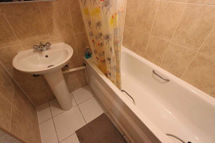 2 Bedroom Flat To Rent In Gresse Street, London, W1T