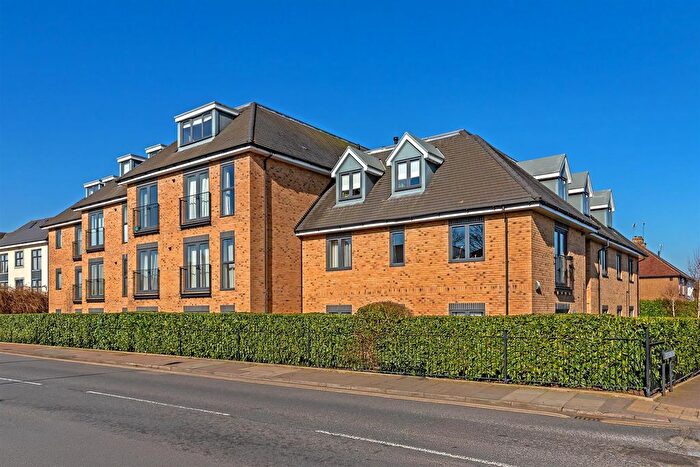 2 Bedroom Flat For Sale In Verona Court, Roland Street, St. Albans, AL1