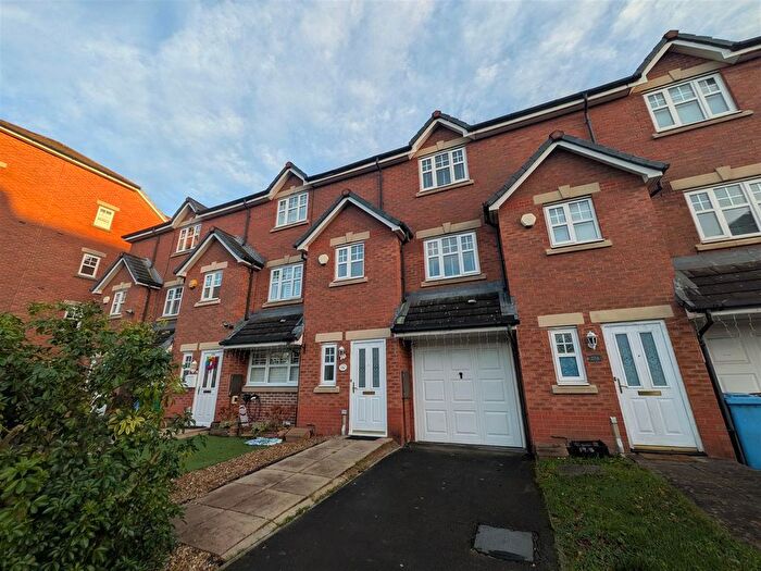 3 Bedroom Property To Rent In Fog Lane, Manchester, M19