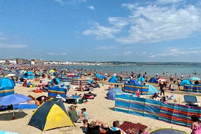 2 Bedroom Flat To Rent In The Esplanade, Weymouth, DT4