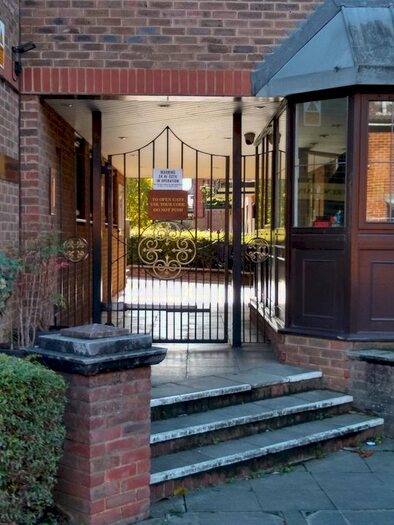 2 Bedroom Flat To Rent In Lansdowne Road, Purley, CR8