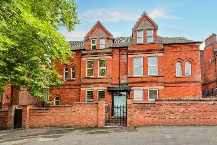 4 Bedroom Apartment To Rent In Westcliffe Court, - Lenton Road, The Park, NG7