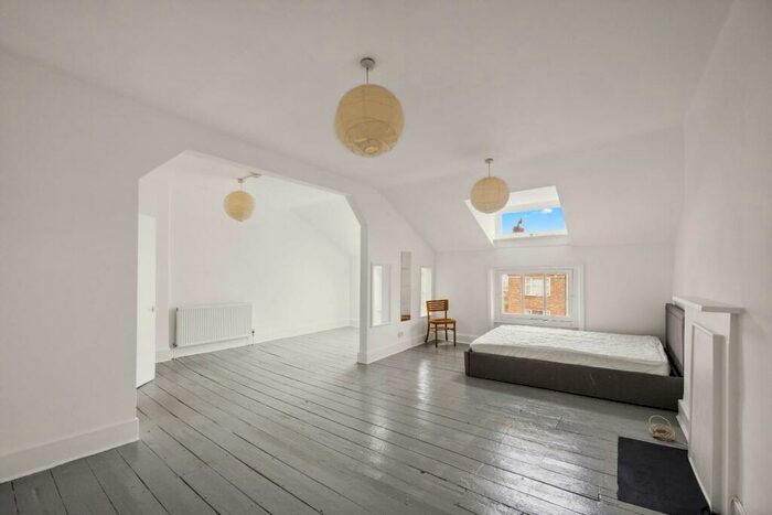 4 Bedroom Flat To Rent In College Crescent, Belsize Park, NW3