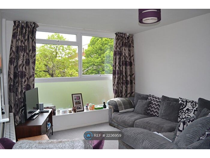 2 Bedroom Flat To Rent In West Eailing, London, W13