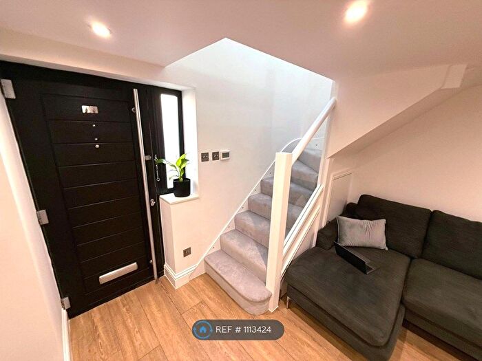 1 Bedroom Flat To Rent In Longfield Street, Southfields, SW18