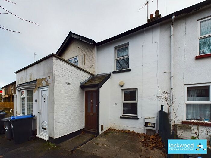 2 Bedroom Property To Rent In The Avenue, Egham, TW20