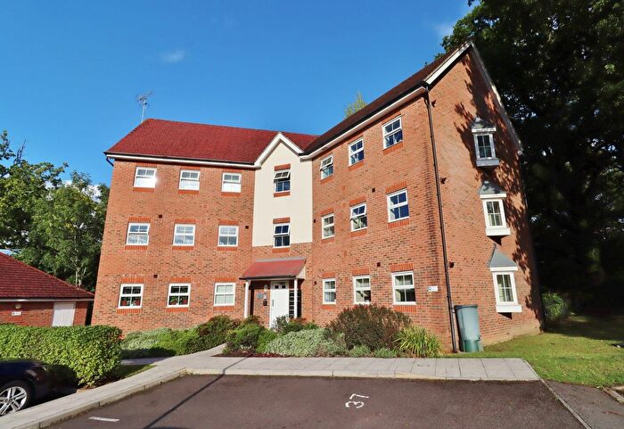 2 Bedroom Flat For Sale In Mescott Meadows, Hedge End, SO30
