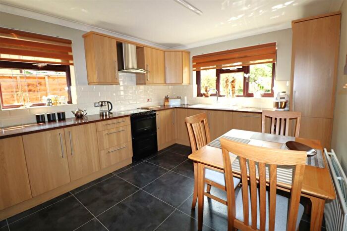 5 Bedroom Detached House For Sale In Maidstone Road, Rainham, ME8