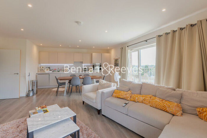2 Bedroom Apartment To Rent In Yarrow Apartments, Mill Hill, NW7