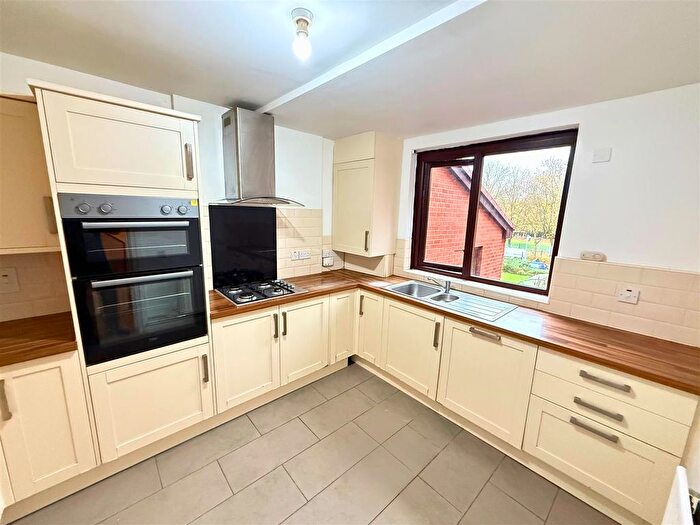 2 Bedroom Flat To Rent In Loxford Court, Hulme, M15