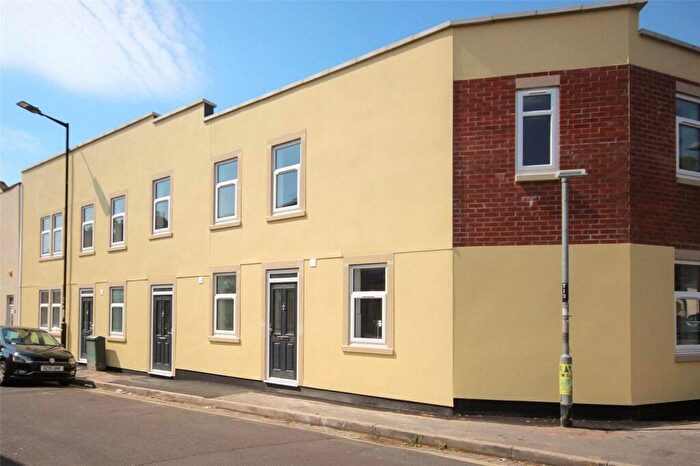 2 Bedroom Apartment For Sale In Victoria Parade, Bristol, BS5