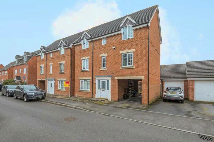 5 Bedroom Detached House To Rent In Thatcham, Berkshire, RG19
