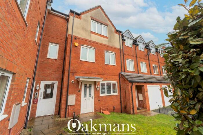 4 Bedroom House To Rent In Ten Acre Mews, Birmingham, B30