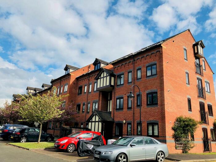 2 Bedroom Apartment To Rent In The Gatehouse, The Moorings, Leamington Spa, CV31