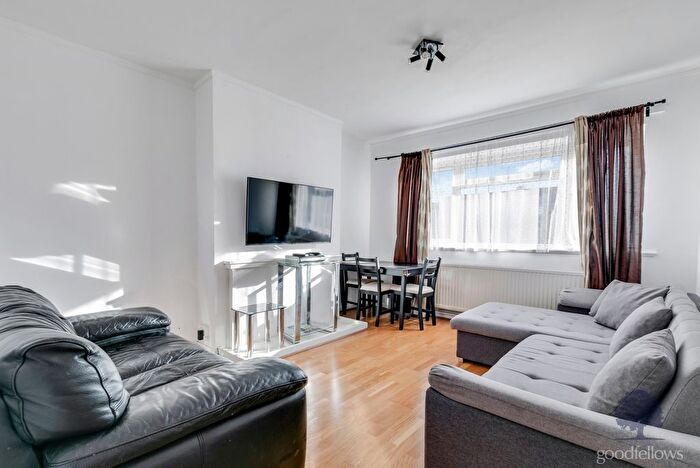 2 Bedroom Flat To Rent In Mill Green London Road, Mitcham Junction, Mitcham, CR4