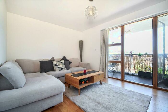 2 Bedroom Apartment To Rent In Albion Road, London, N16