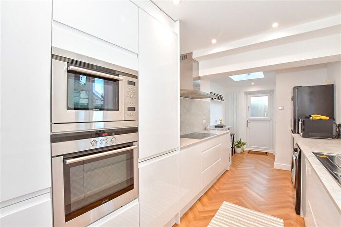 3 Bedroom Terraced House For Sale In Holborough Road, Snodland, Kent, ME6