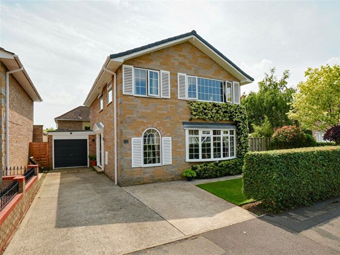 4 Bedroom Detached House For Sale In Eastfield Avenue, Haxby, York, YO32