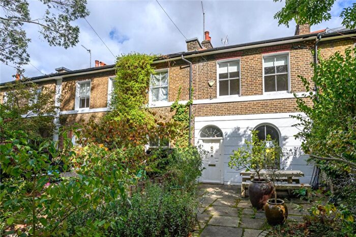 3 Bedroom Terraced House For Sale In Malvern Terrace, Islington, London, N1