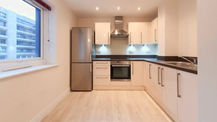 1 Bedroom Flat To Rent In Skyline House, Swingate. Stevenage, SG1