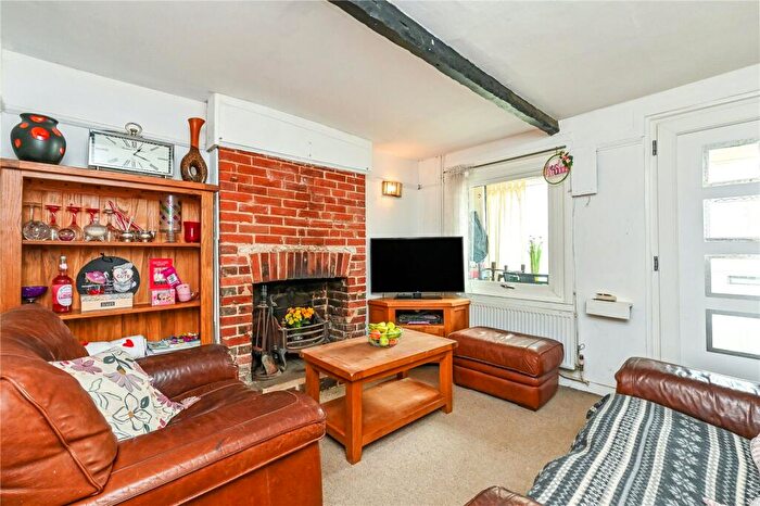 2 Bedroom Semi-Detached House For Sale In Sussex Road, Petersfield, Hampshire, GU31