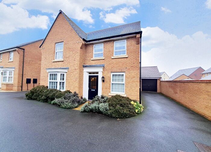 4 Bedroom Detached House For Sale In Ward Street, Earls Barton, Northamptonshire, NN6