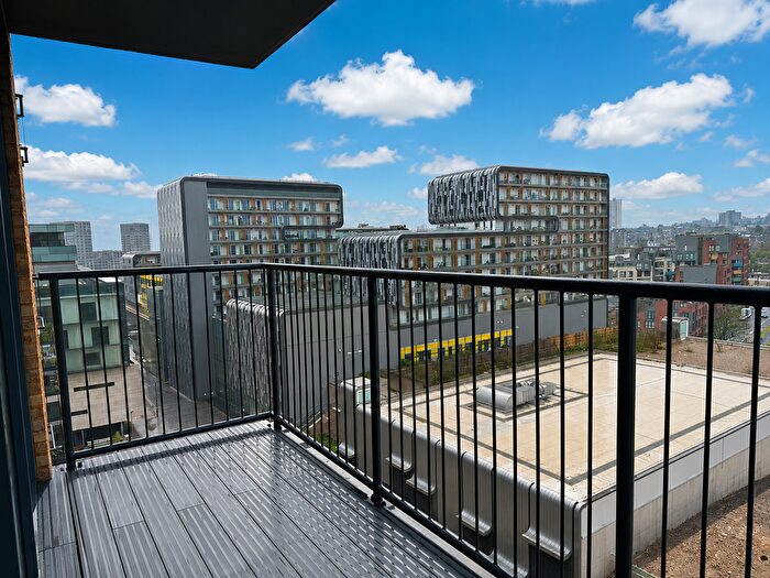 3 Bedroom Flat For Sale In Wellington Street, Woolwich, SE18