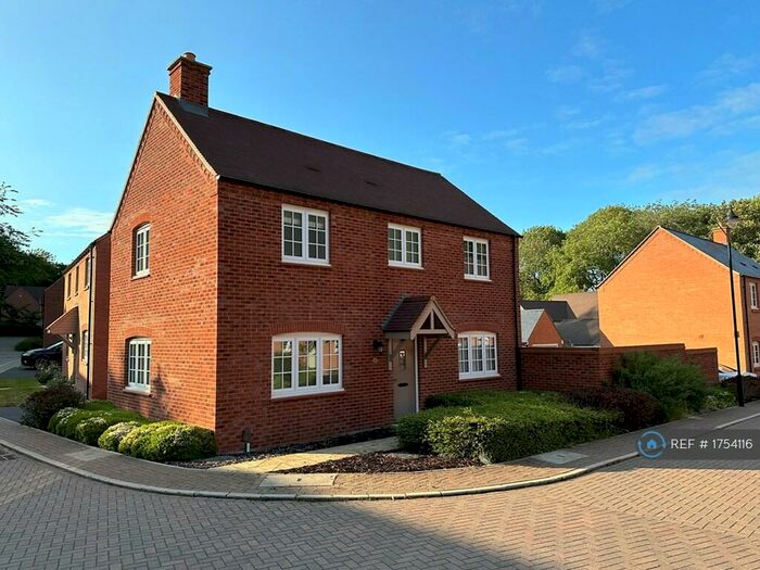 3 Bedroom Detached House To Rent In Temple Close, Towcester, NN12