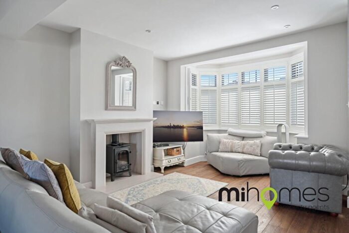 4 Bedroom House To Rent In Willow Road, Enfield, EN1