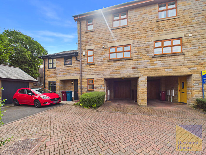 3 Bedroom Town House For Sale In Church Gardens, Longridge, PR3