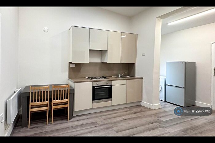 1 Bedroom Flat To Rent In Baker St, Enfield, EN1
