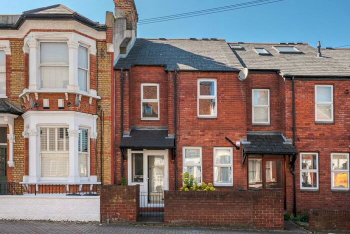 2 Bedroom Terraced House To Rent In Kathleen Road, SW11