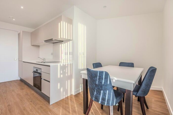 1 Bedroom Apartment To Rent In Royal Winchester House, Bracknell, RG12