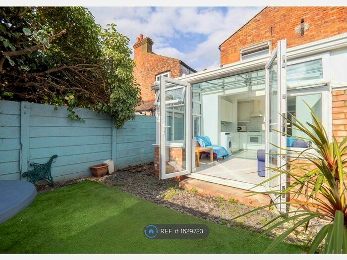 3 Bedroom Flat To Rent In Oldfield Road, London, NW10