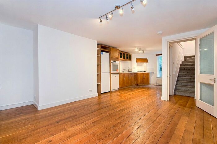 3 Bedroom Terraced House To Rent In Mount Pleasant, Clerkenwell, WC1X