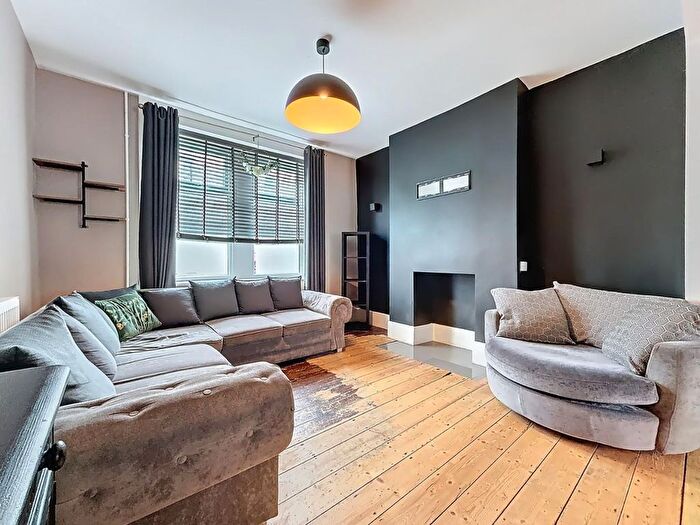 3 Bedroom Terraced House To Rent In Queen Street, Barry, CF62